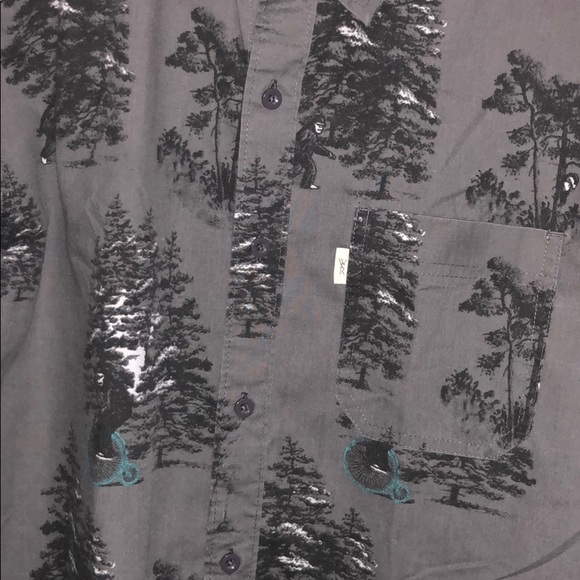 Tree & Gorilla 🦍 button up - Picture 2 of 4